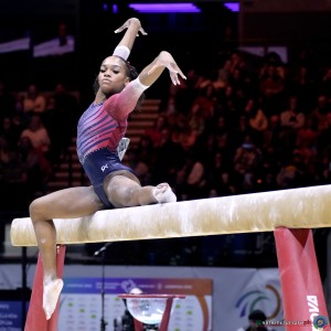 jones shilese usa ph simone ferraro sfe05019 copia